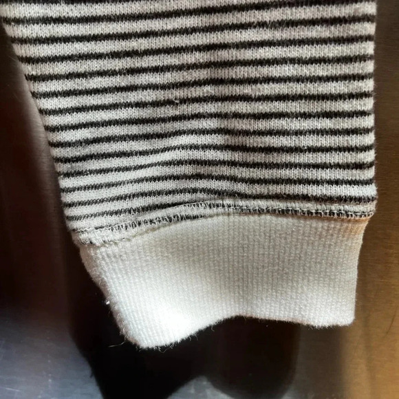 Boldt Castle Crew neck Sweatshirt size M - Picture 4 of 6